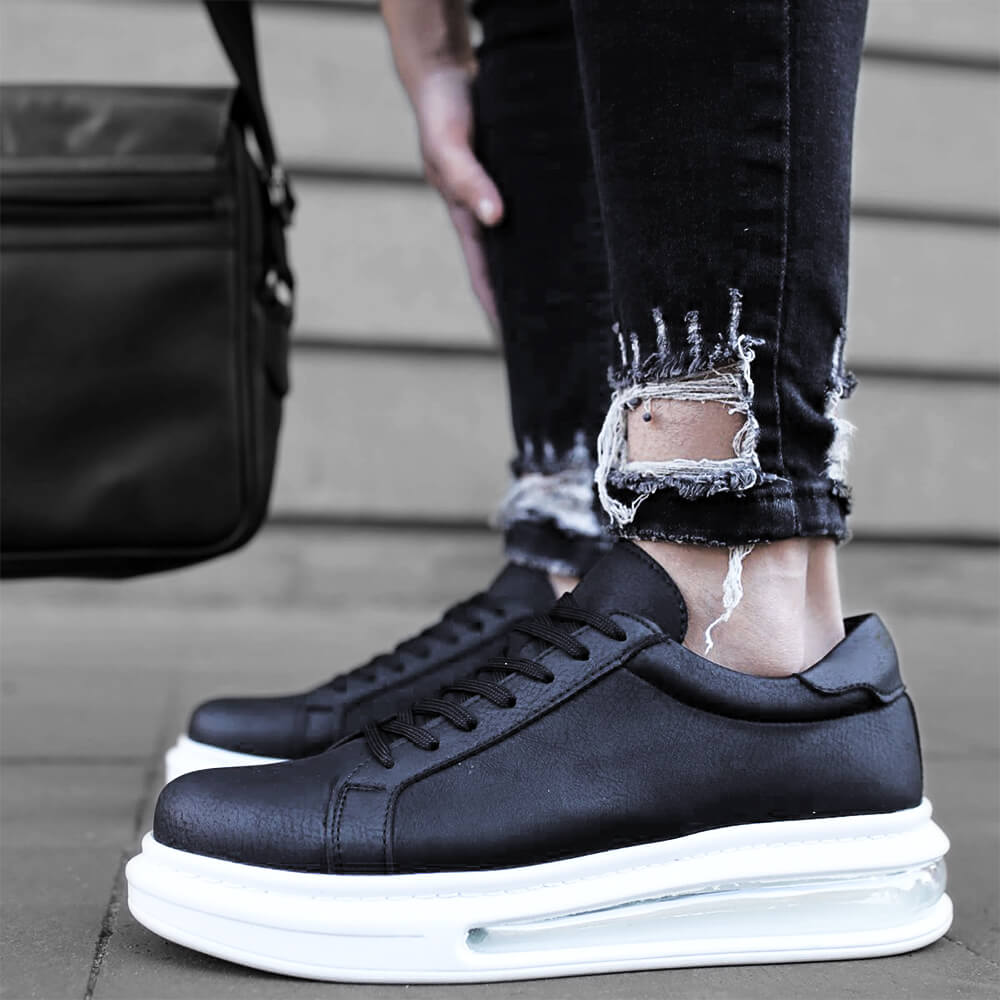 mens black and white nike sneakers